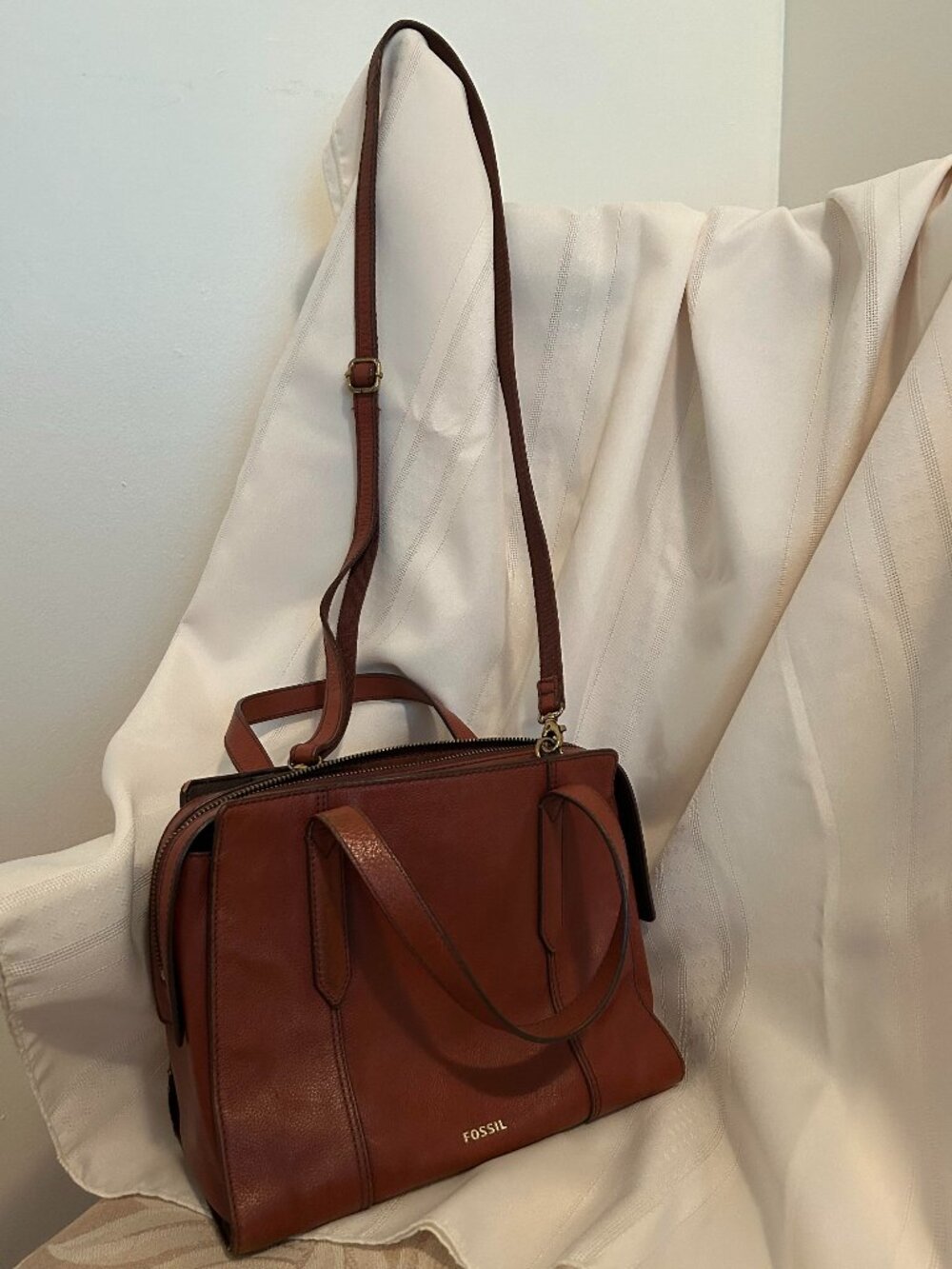 Fossil leather satchel (Top handles + adjustable crossbody strap)